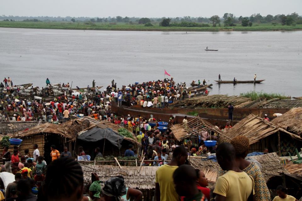 Mbanda Market am Kongo (c) Oxfam CC BY SA 2.0