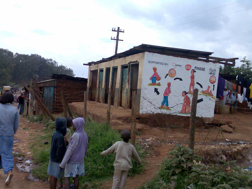 Toilets_in_Kibera