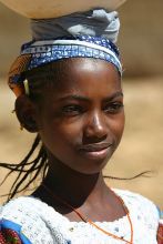Ein M&auml;dchen aus dem Volk der Fulbe (c)