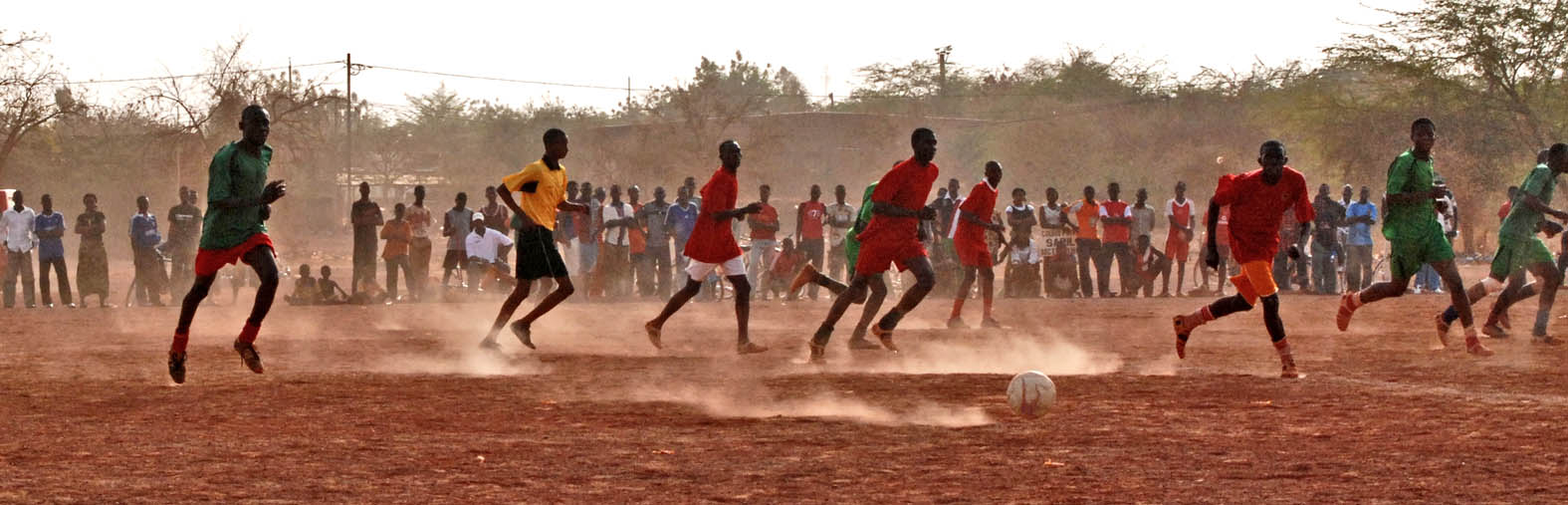 Jugendfu&szlig;ballclub in Ghana (c) Walter Korn