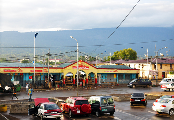 Markt in Malabo (c) Schoci CC BY SA 4.0