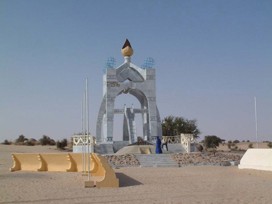 Friedensdenkmal (c) Taguelmoust