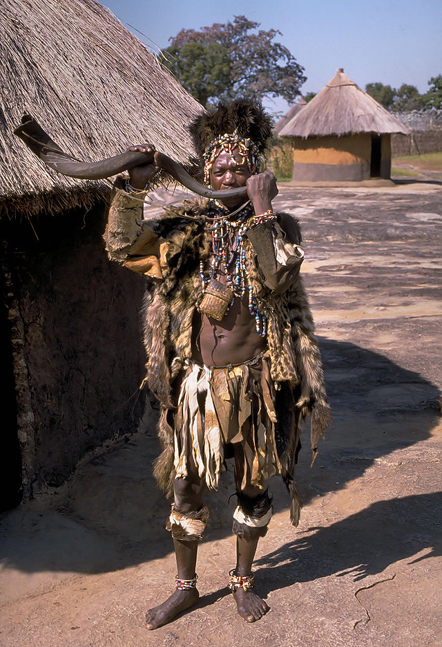 Ein Zauberdoktor in Simbabwe (c) Hans Hillewaert