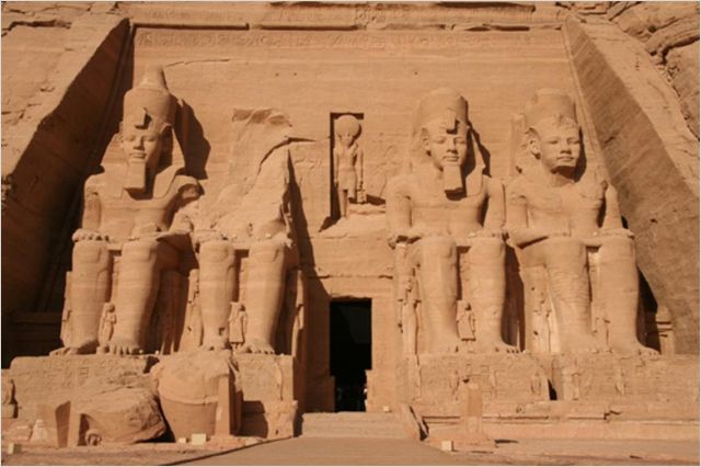 Abu Simbel (c) wikicommons
