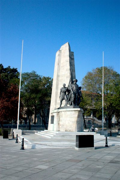 Barbaros_Park_Statue_Istanbul