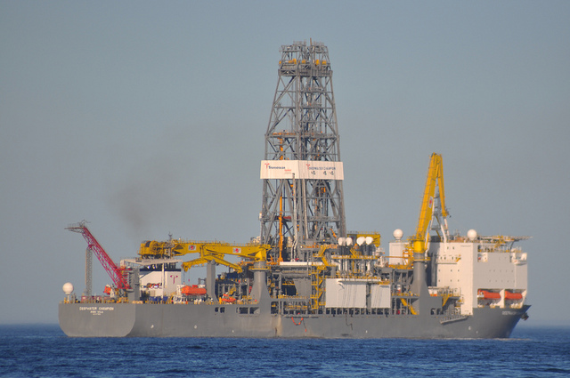 Ölförderung vor der Küste von Gabun (c) Michael Elleray