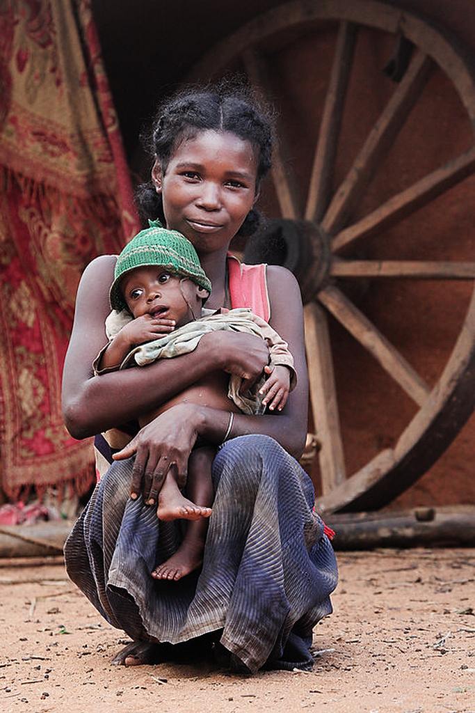 Mutter und Kind in Madagaskar (c) Steve Evans