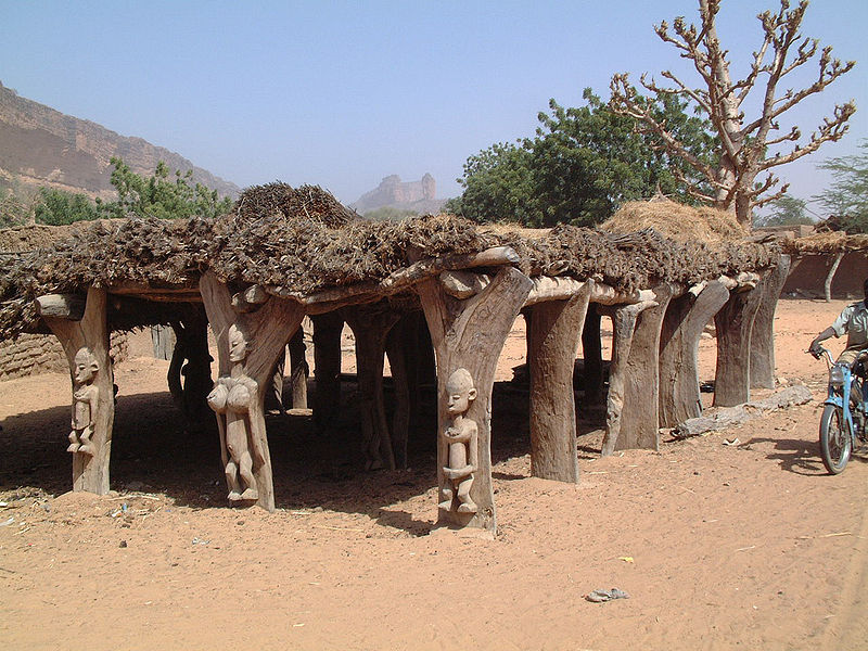 Palaverhütte bei den Dogon (c) Taguelmost