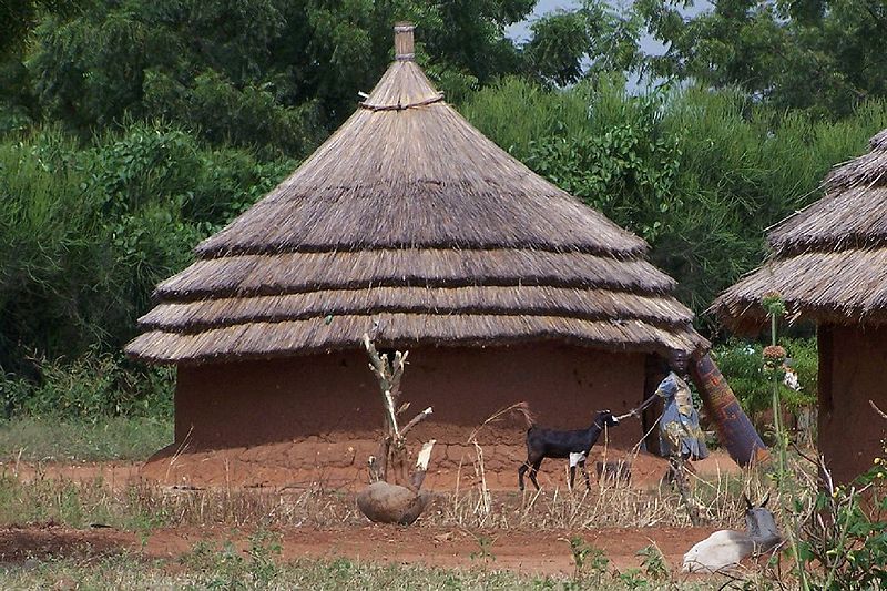 Südsudan, Juba, Hütte in einem Dorf der Dinka (c) Fabrizia Demartis 