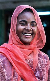 Sudanesische Frau mit Kopfbedeckung (c) mar