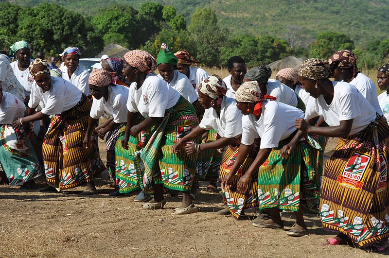 Malawier begehen ihre Feste immer mit einem Tanz (c) USAID, Elitre